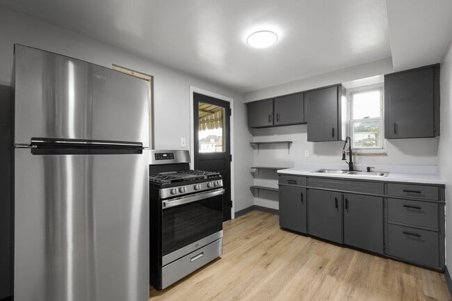 Primary Photo - MOVE IN SPECIAL! SCORE HALF OFF 1ST MONTH'...