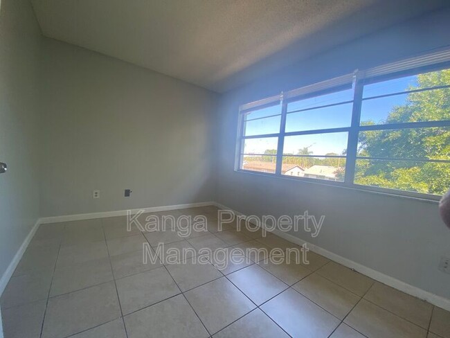 Building Photo - 3206 Louisiana Ave