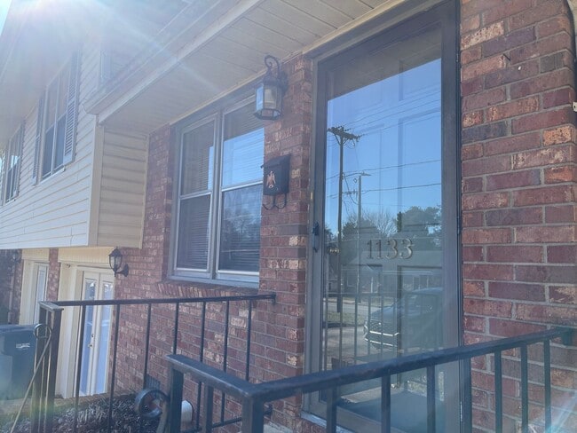 Building Photo - Charming 2-Bedroom Apartment – February Move-In Available!