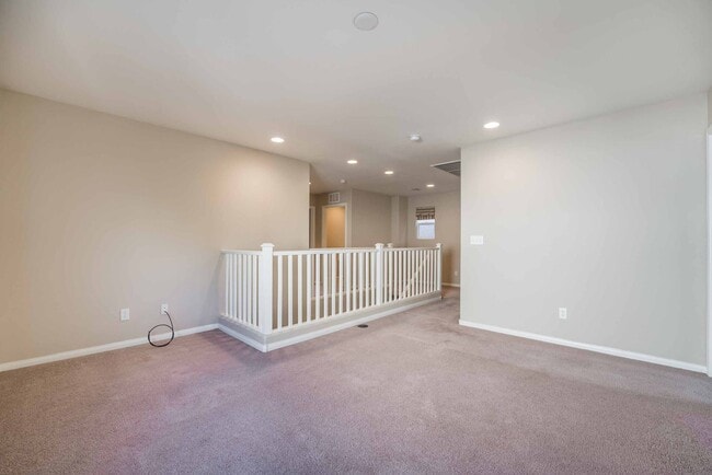 Building Photo - Stylish 3-Bedroom Home with Loft & Upgraded Kitchen!