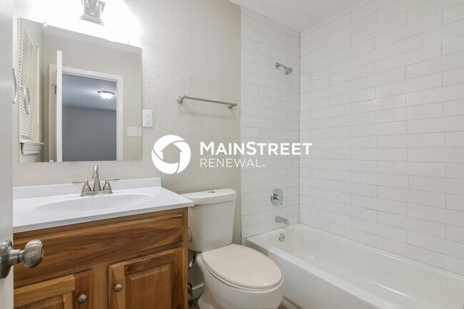 Building Photo - 4 Bedroom Pet-Friendly Home in Burleson, T...