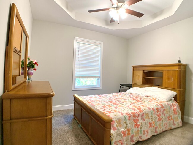 Building Photo - 260 Bluebriar Trace