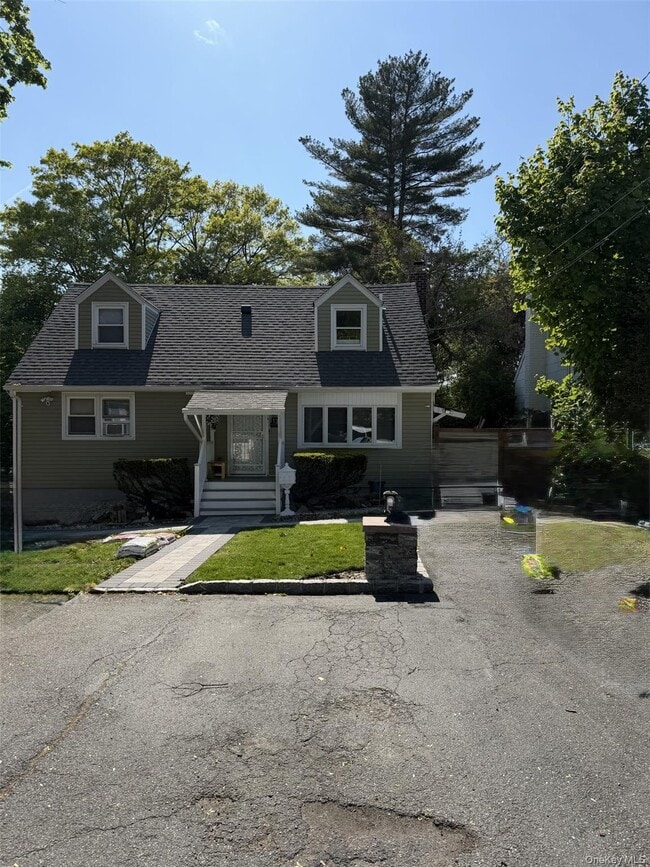 Building Photo - 13 Cedarwood Dr
