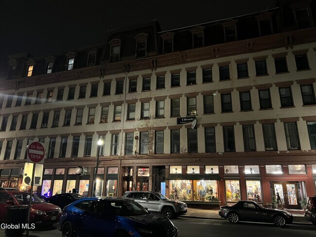 Building Photo - 5 Broadway