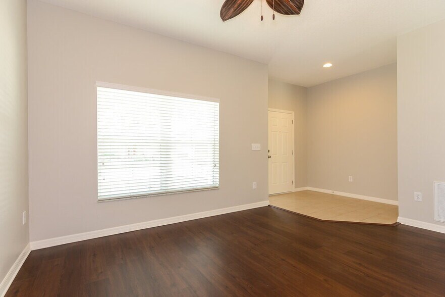 Building Photo - 5723 white Trillium Loop