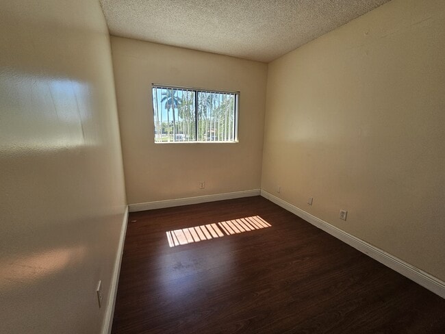 Building Photo - 8819 Springtree Lakes Dr