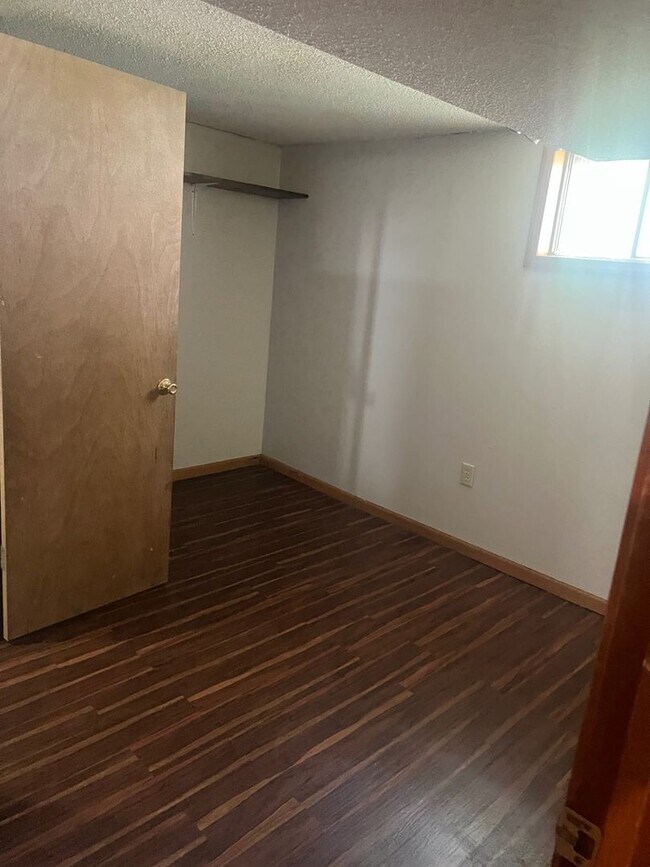 Building Photo - Coming Soon! Spacious 3-bedroom, 2-bathroom home in the highly sought-after Blue Springs area!