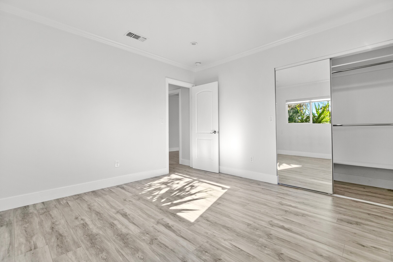 Building Photo - 7911 Fulton Ave