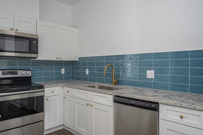 Building Photo - 637 E Anderson St