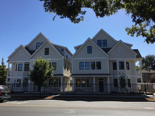 Building Photo - 1524 F St