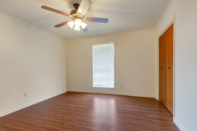 Building Photo - 113 Aberdeen Dr