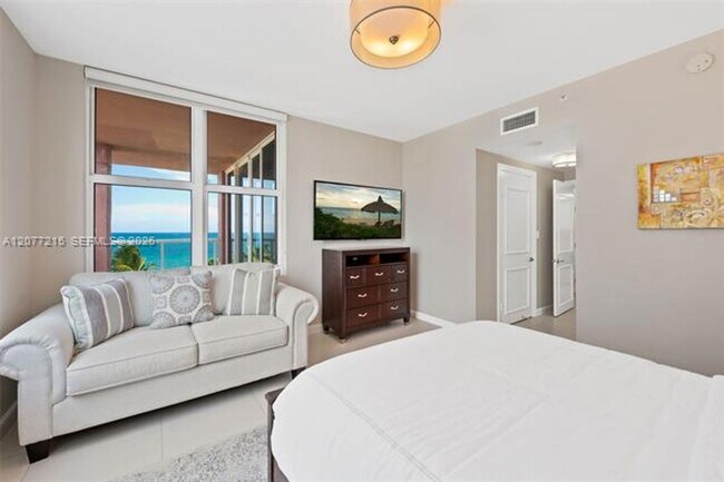 Building Photo - 2110 N Ocean Blvd