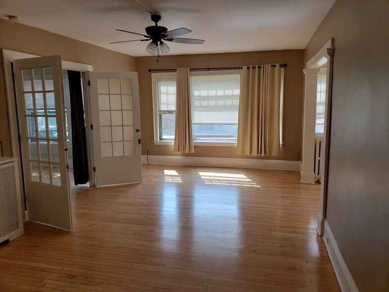 Building Photo - 415 5th Ave SE