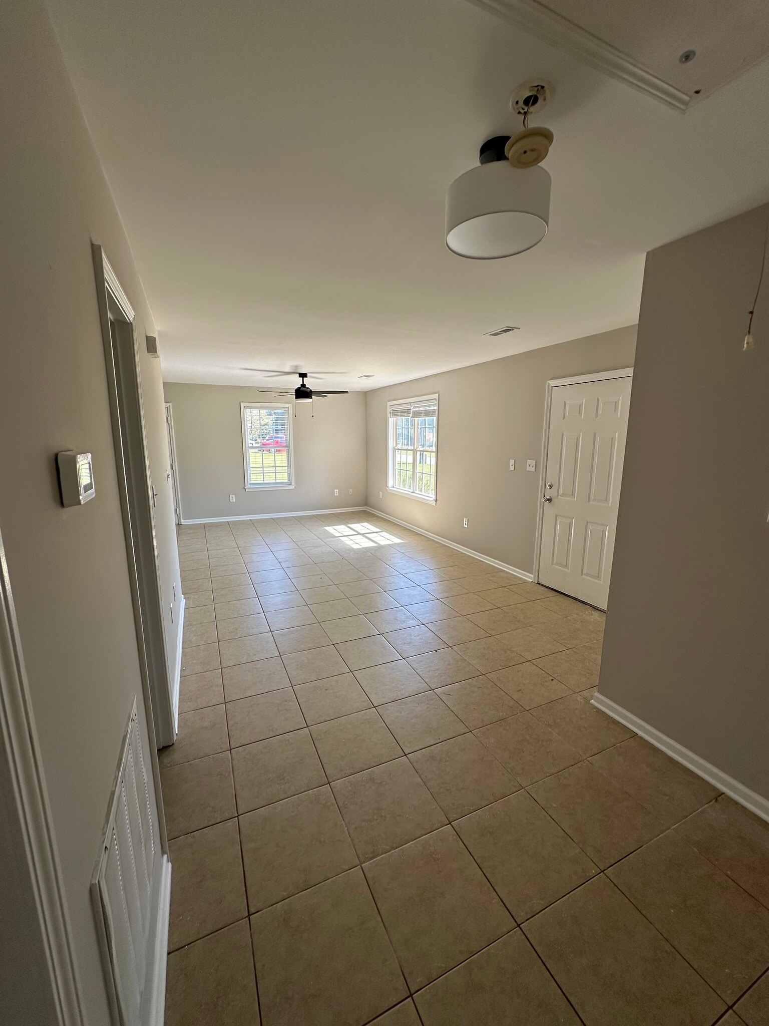 Building Photo - 309 Toy Ln