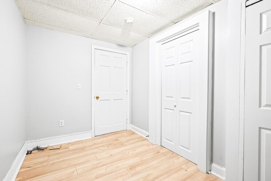 Building Photo - 547 White Mountain Hwy