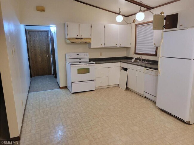 Building Photo - 921-935 Pearl St