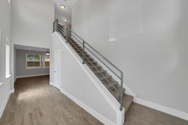 Building Photo - 7408 Brynner St