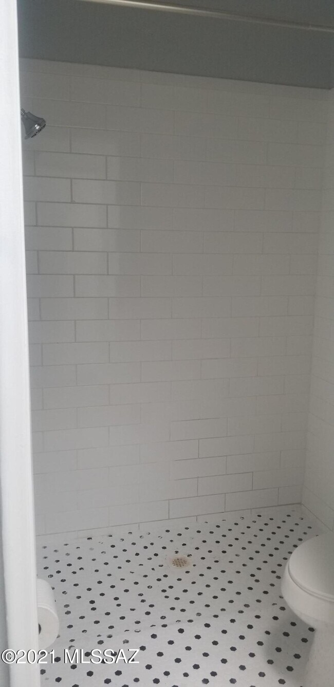 Building Photo - 9420 E Speedway Blvd