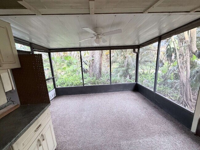 Building Photo - 141 Fernery Rd