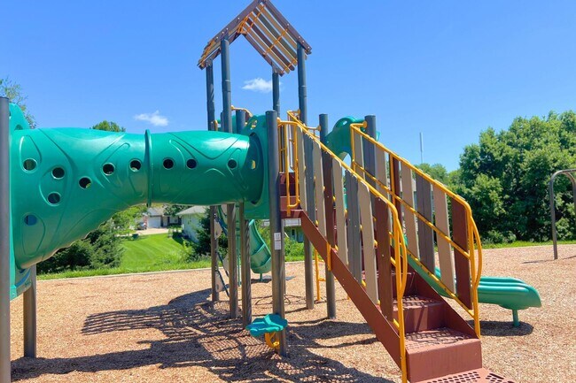 Building Photo - 2509 Hollyhock Dr