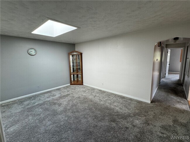 Building Photo - 95 Deuro Dr