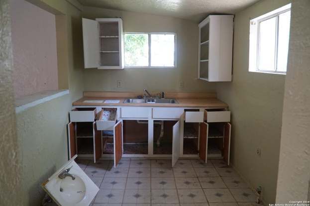 Building Photo - 1511 San Casimiro St