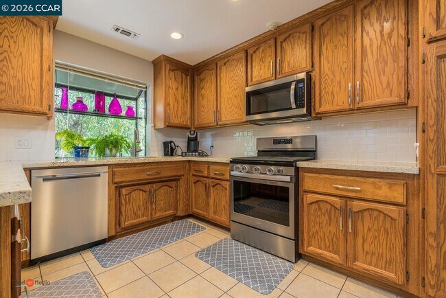 Building Photo - 2904 Canterbury Cir