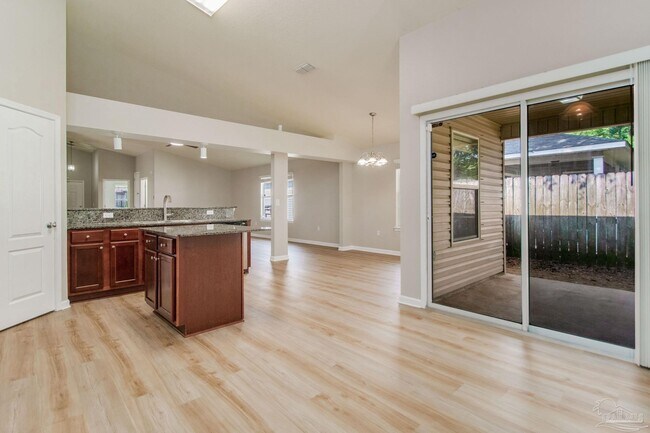 Building Photo - 7933 Nalo Creek Loop