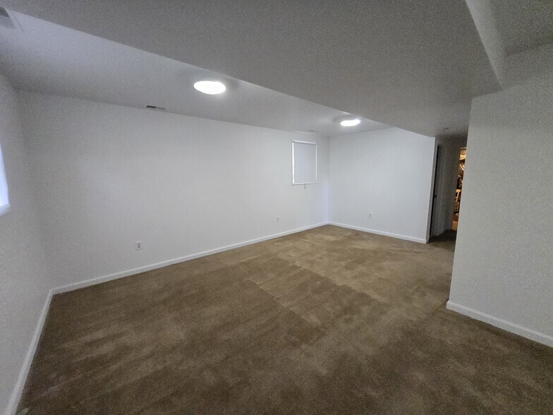 Building Photo - 5801 Harrison Ave
