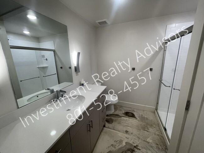 Building Photo - 1172 Graystone Way