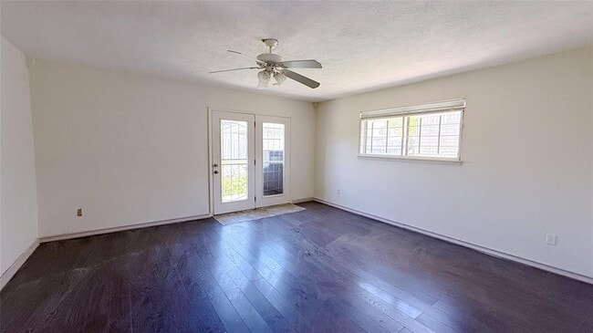 Building Photo - 9518 Langdon Ln