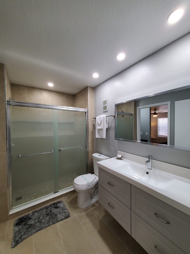 Bathroom - 7240 Westpointe Blvd