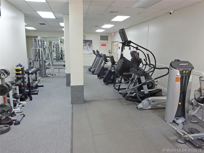 Building Photo - 3800 S Ocean Dr