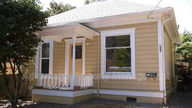Primary Photo - 434 NW 18th St