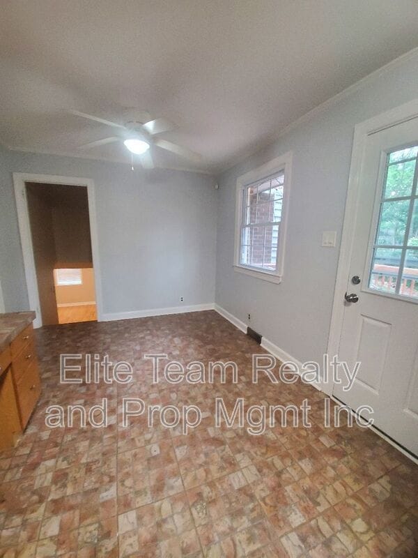 Building Photo - 4918 White Oak Rd
