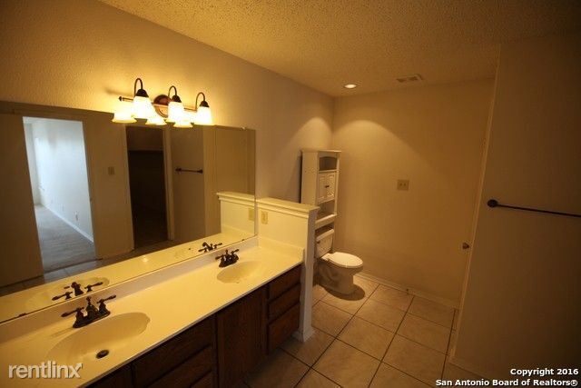 Building Photo - 4 br, 2.5 bath House - 8234 Chestnut Manor Dr
