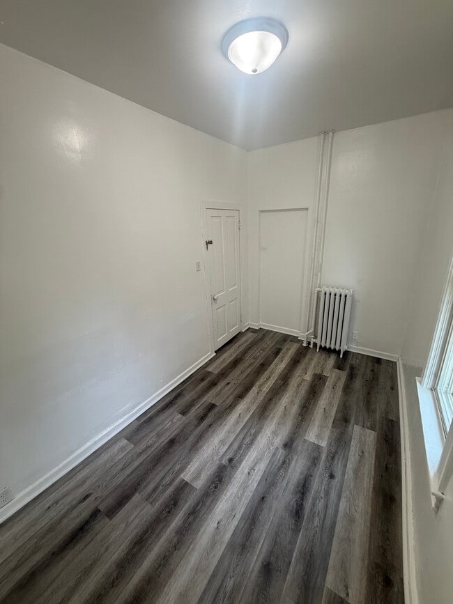 Building Photo - 657 Plum St