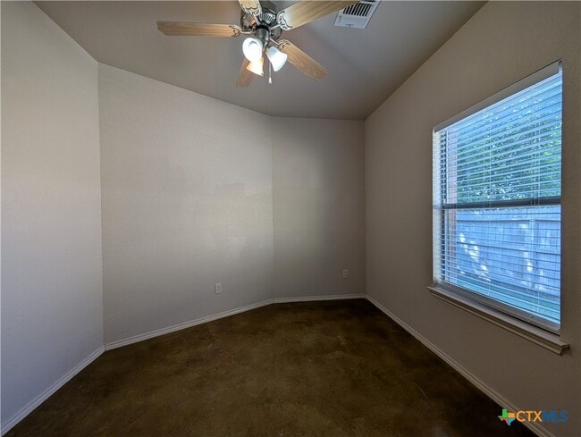 Building Photo - 208 Anne Louise Dr