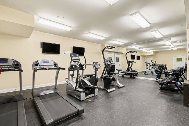 Building Photo - Location and Luxury! 2 Bedroom 2 Bathroom in Cherry Creek!