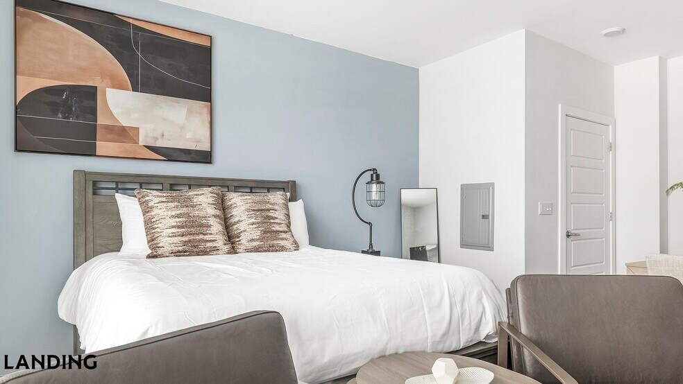 Building Photo - 302 13th St S