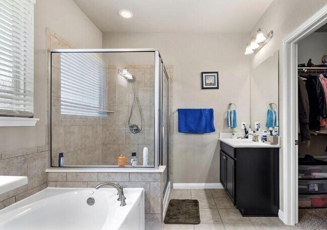 Building Photo - 2781 Santa Ana Ln