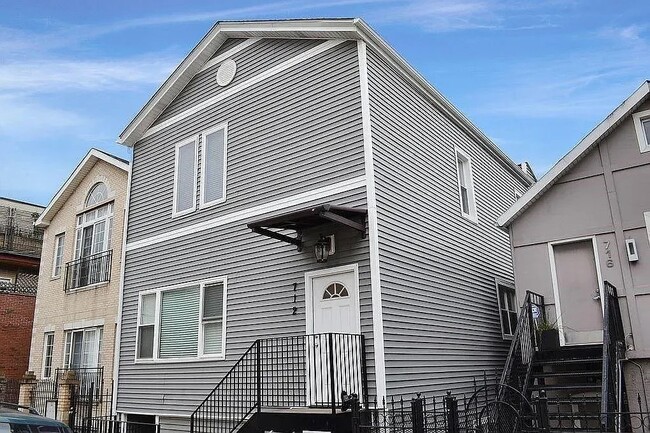 Primary Photo - 712 N Willard Ct