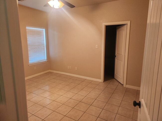 Building Photo - 437 Dunlap Ave