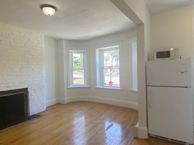 Building Photo - 1322 Commonwealth Ave