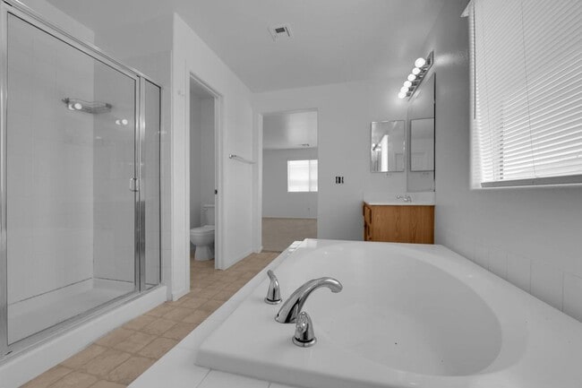 Building Photo - Freshly updated 4-bedroom move-in ready and built for comfortable everyday living.