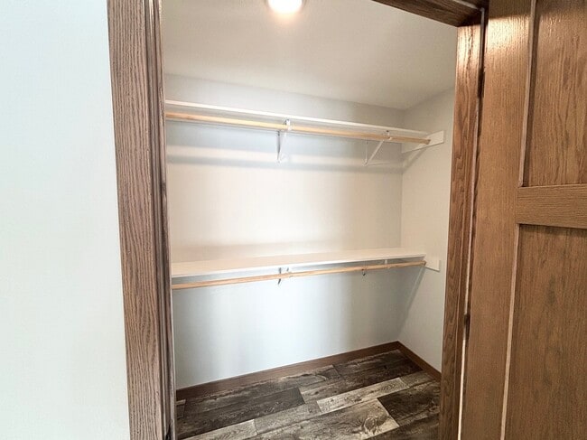 Building Photo - 577 Main St W