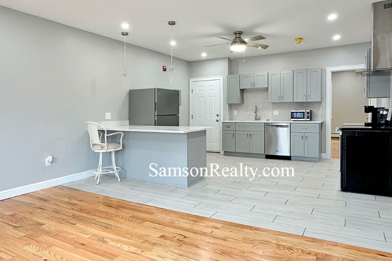 Building Photo - 296 Atwells Ave