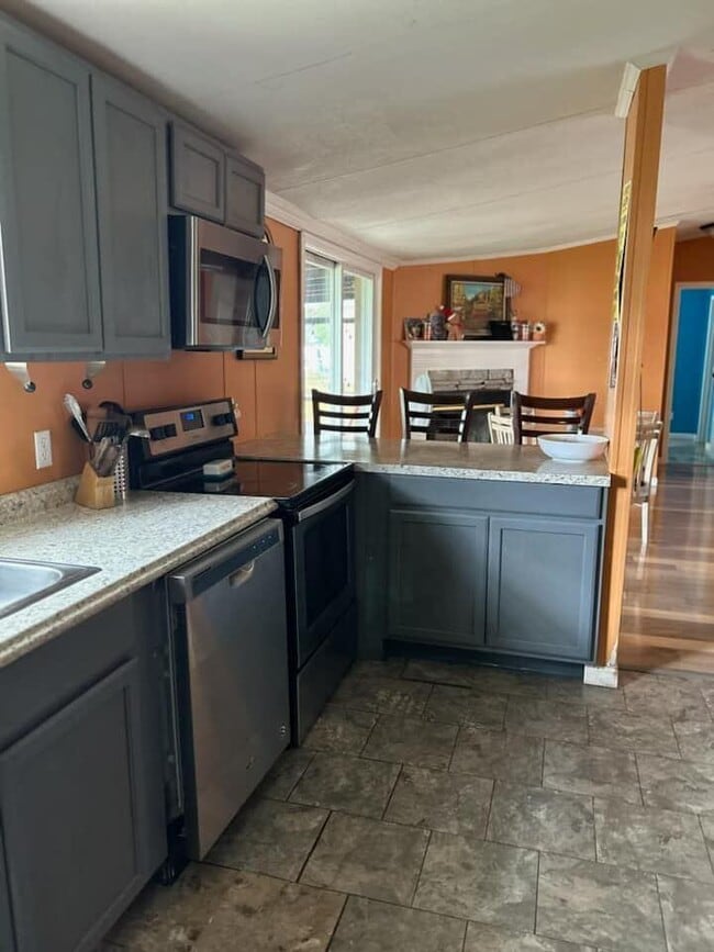 Building Photo - 732 Paradise Island Dr