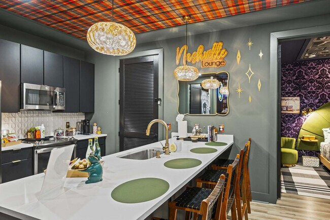 Building Photo - 245 Hermitage Ave