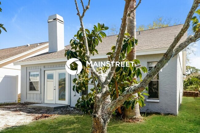 Building Photo - 3 Bedroom Pet-Friendly Home in TAMPA, FL with Main Street Renewal